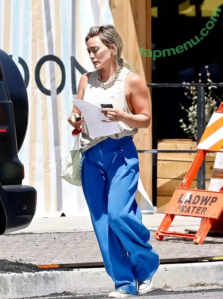 Hilary Duff nude photo #0379 (hilaryduff)