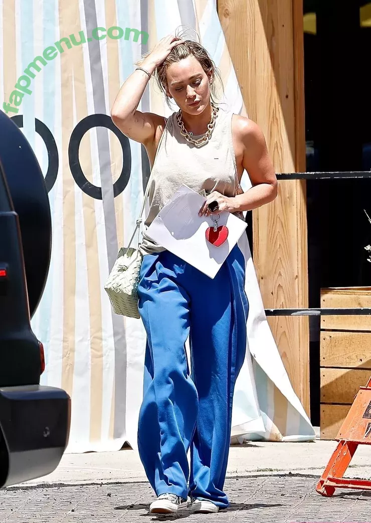 Hilary Duff nude photo #0383 (hilaryduff)