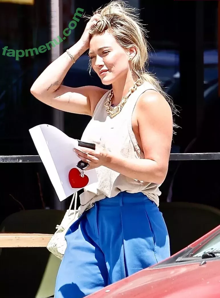 Hilary Duff nude photo #0390 (hilaryduff / kylanharv)