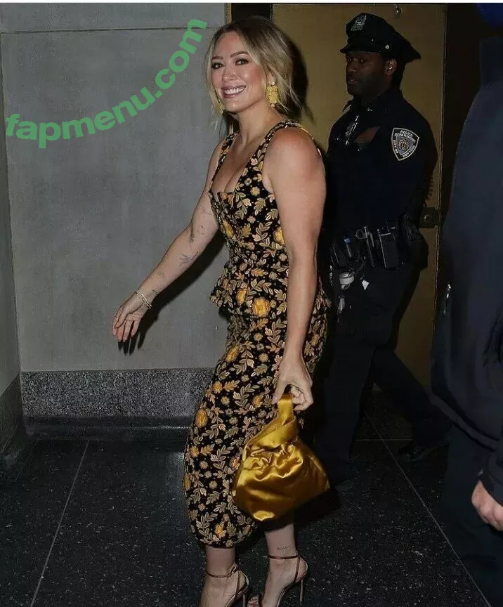 Hilary Duff nude photo #0393 (hilaryduff / kylanharv)