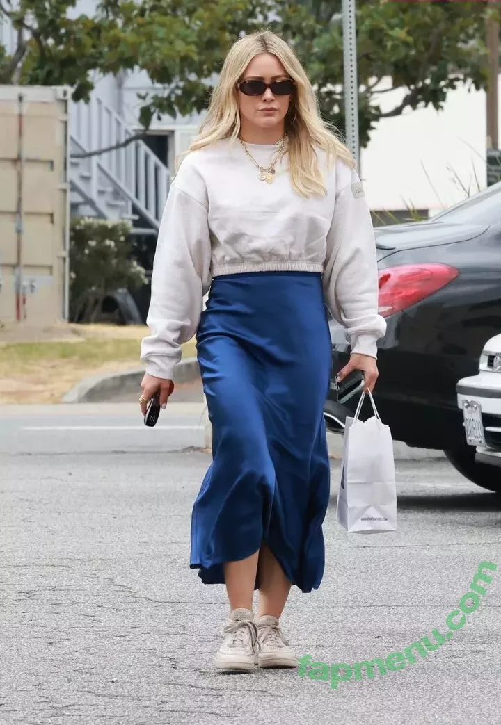 Hilary Duff nude photo #0410 (hilaryduff / kylanharv)