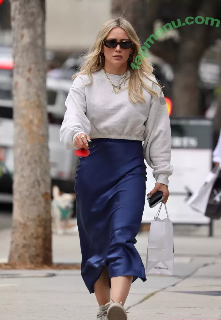 Hilary Duff nude photo #0413 (hilaryduff / kylanharv)