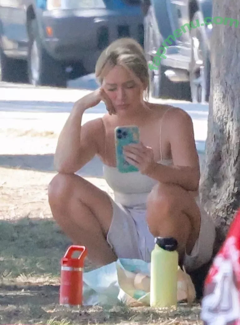 Hilary Duff nude photo #0439 (hilaryduff / kylanharv)