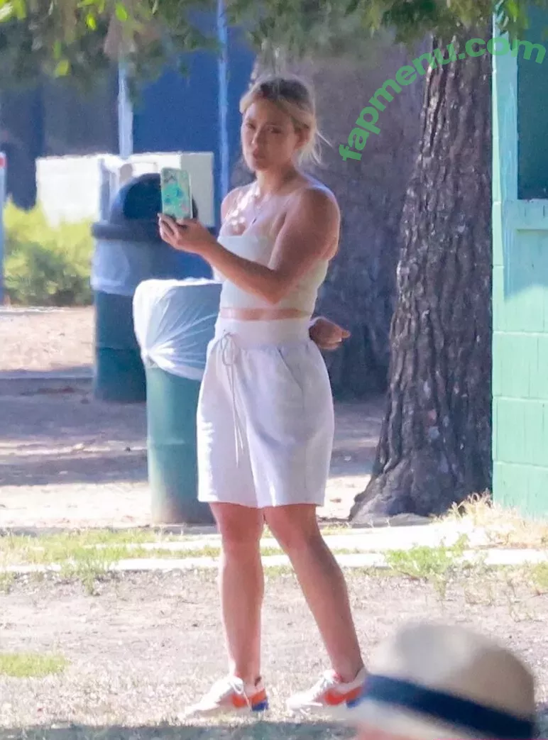 Hilary Duff nude photo #0461 (hilaryduff / kylanharv)