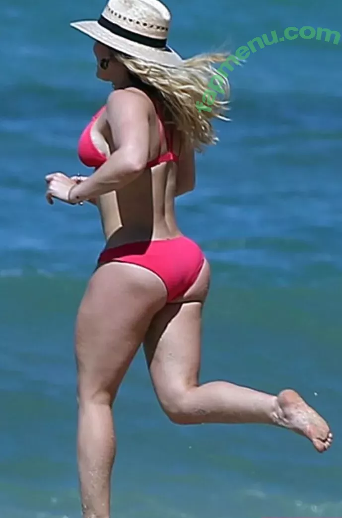 Hilary Duff nude photo #0483 (hilaryduff / kylanharv)