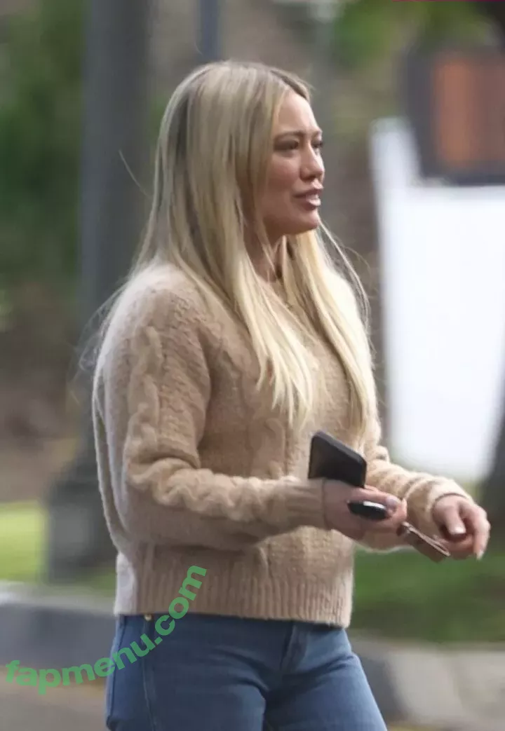 Hilary Duff nude photo #0527 (hilaryduff / kylanharv)
