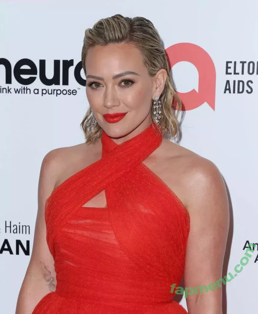 Hilary Duff nude photo #0662 (hilaryduff / kylanharv)