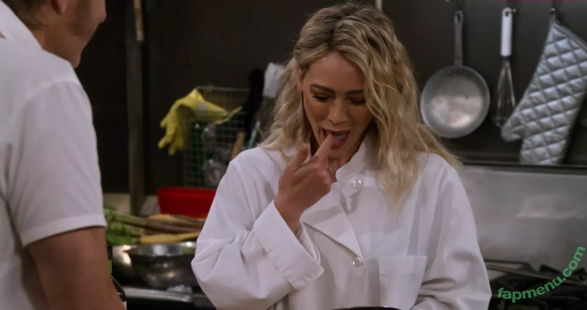 Hilary Duff nude photo #0731 (hilaryduff / kylanharv)