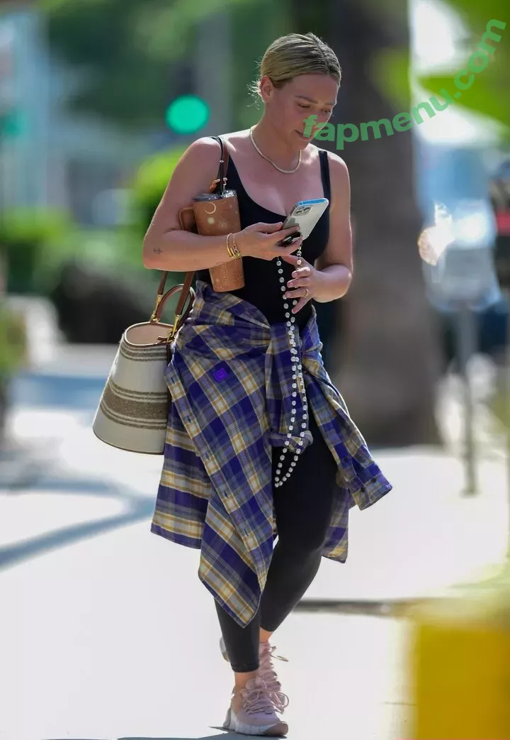 Hilary Duff nude photo #0784 (hilaryduff / kylanharv)
