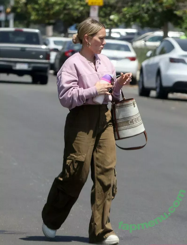 Hilary Duff nude photo #0787 (hilaryduff / kylanharv)
