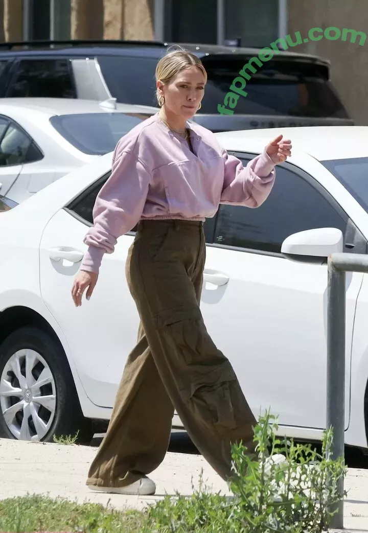 Hilary Duff nude photo #0789 (hilaryduff / kylanharv)