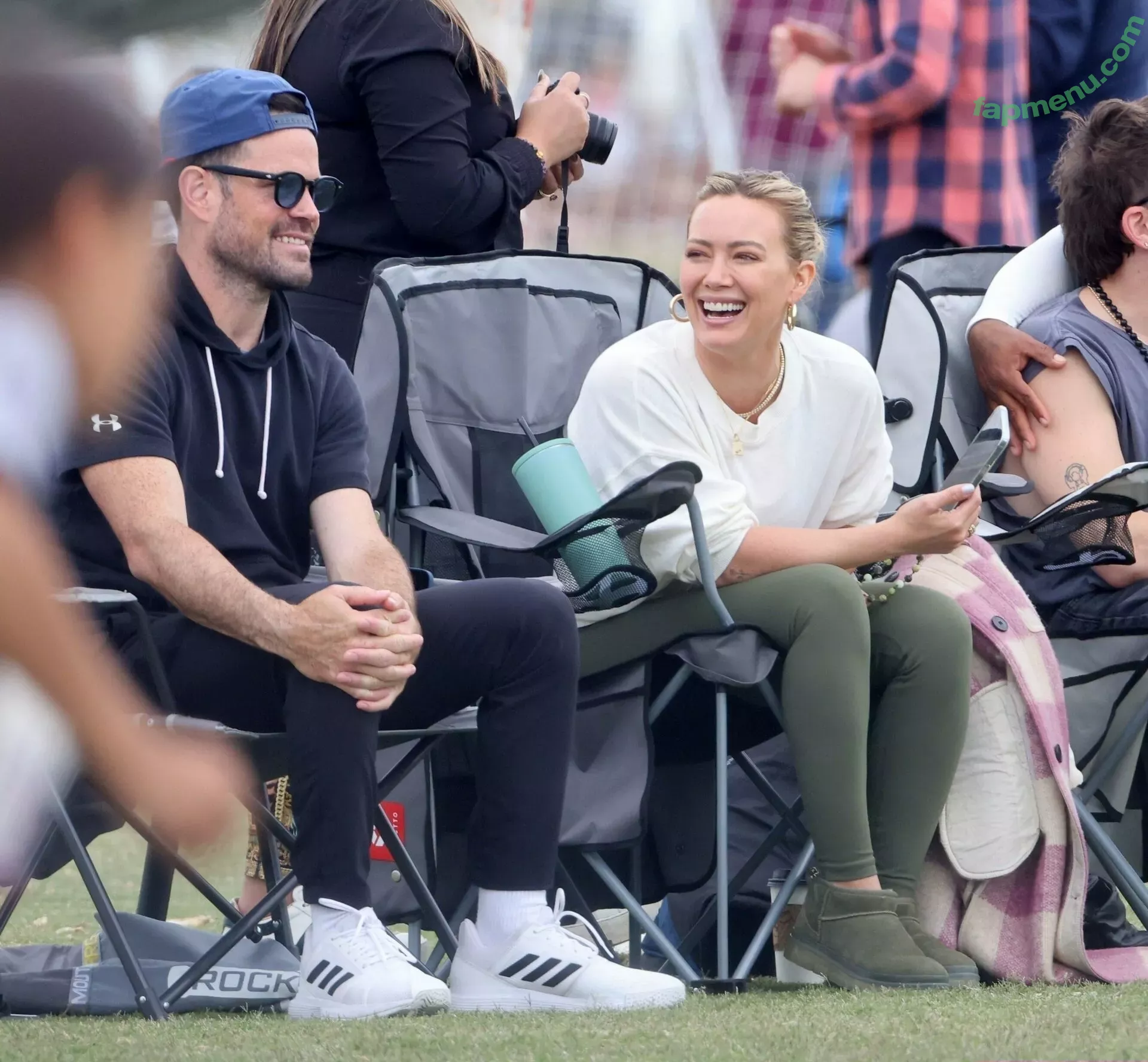 Hilary Duff nude photo #0805 (hilaryduff / kylanharv)