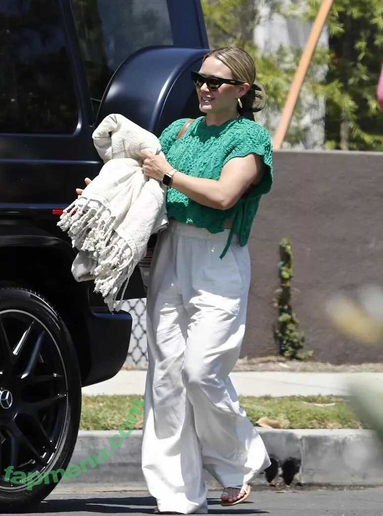 Hilary Duff nude photo #0821 (hilaryduff / kylanharv)
