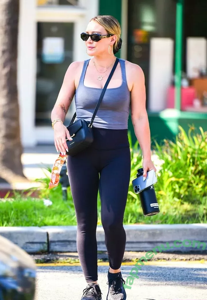 Hilary Duff nude photo #0832 (hilaryduff / kylanharv)