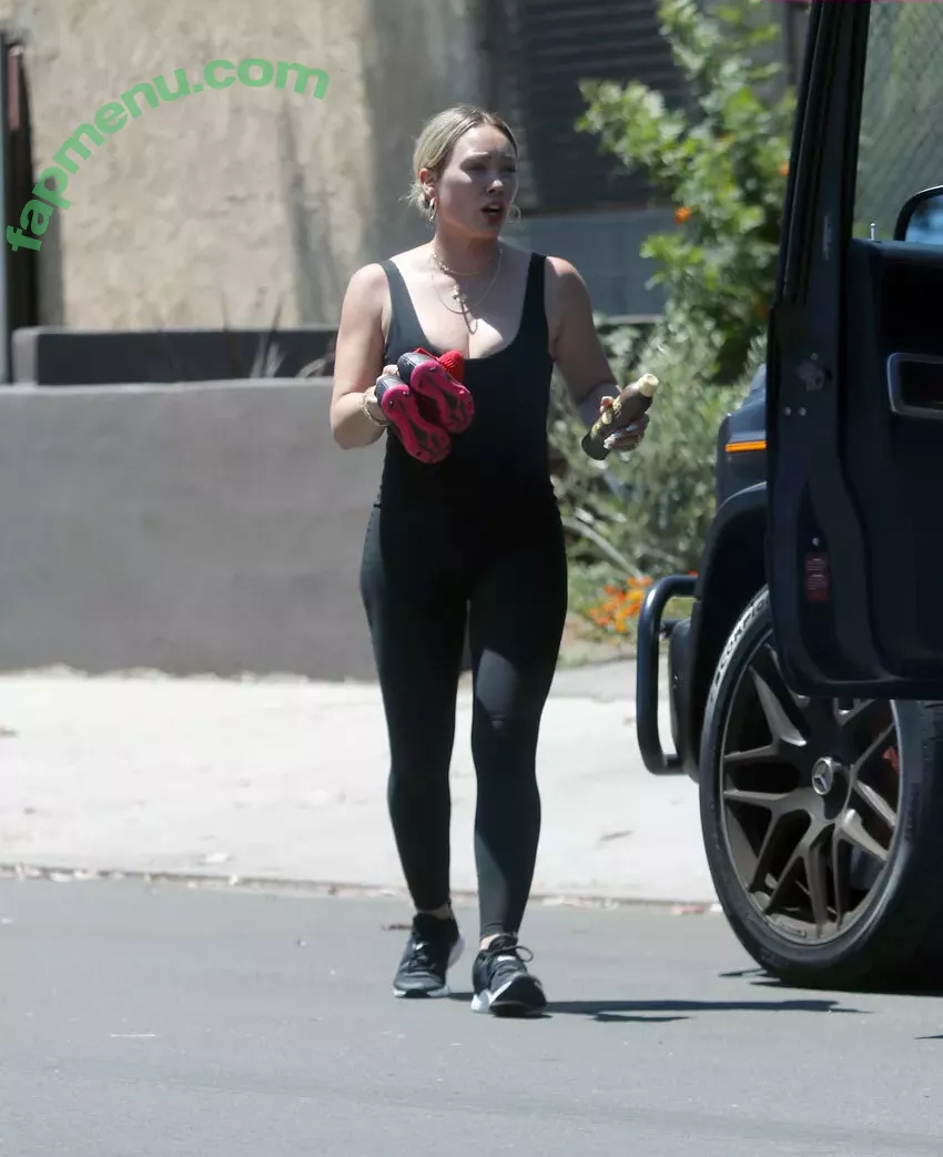 Hilary Duff nude photo #0843 (hilaryduff / kylanharv)