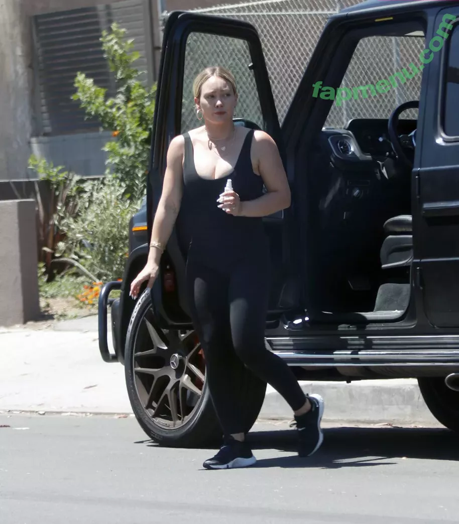 Hilary Duff nude photo #0855 (hilaryduff / kylanharv)