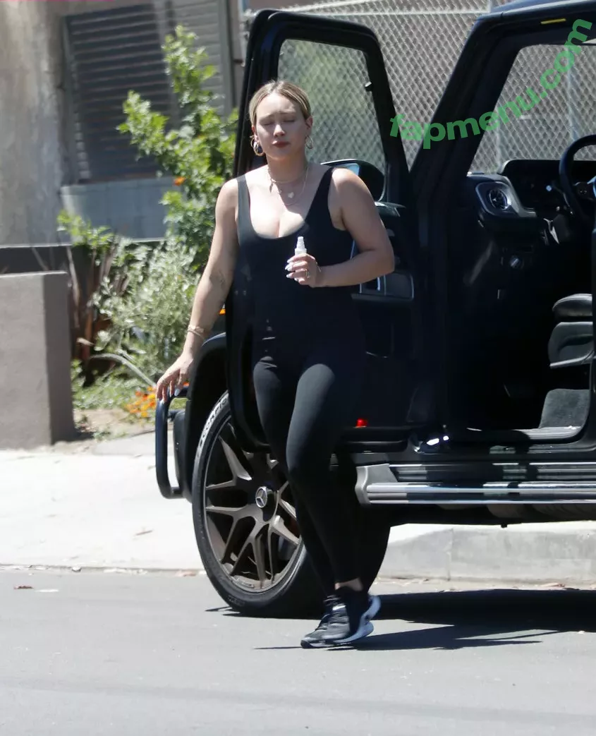 Hilary Duff nude photo #0856 (hilaryduff / kylanharv)