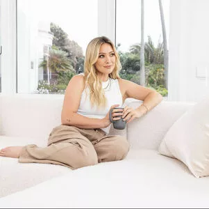 Hilary Duff / hilaryduff / kylanharv nude photo #1000