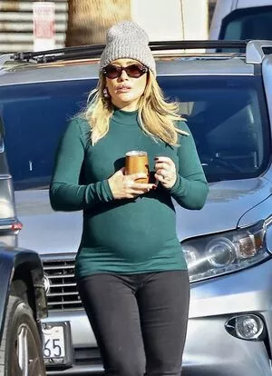 Hilary Duff / hilaryduff / kylanharv nude photo #1008