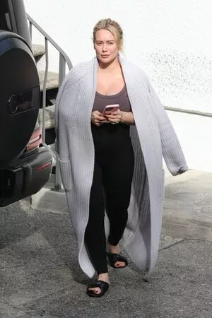 Hilary Duff / hilaryduff / kylanharv nude photo #1012