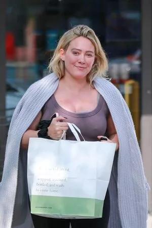 Hilary Duff / hilaryduff / kylanharv nude photo #1013
