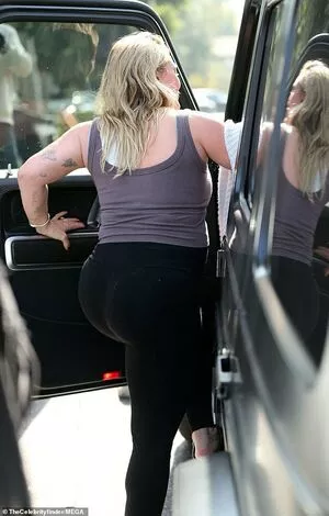 Hilary Duff / hilaryduff / kylanharv nude photo #1019