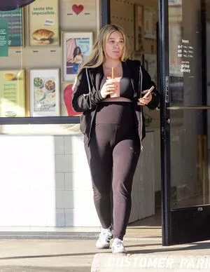 Hilary Duff / hilaryduff / kylanharv nude photo #1022