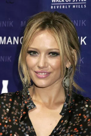Hilary Duff / hilaryduff / kylanharv nude photo #1085