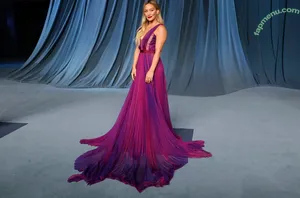 Hilary Duff / hilaryduff nude photo #1353