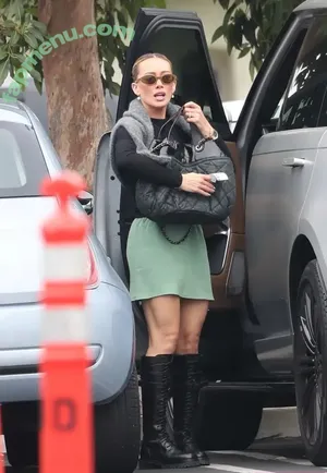 Hilary Duff / hilaryduff nude photo #1430