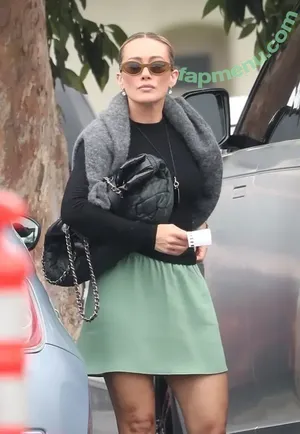 Hilary Duff / hilaryduff nude photo #1432