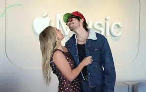 Hilary Duff / hilaryduff / kylanharv nude photo #1452