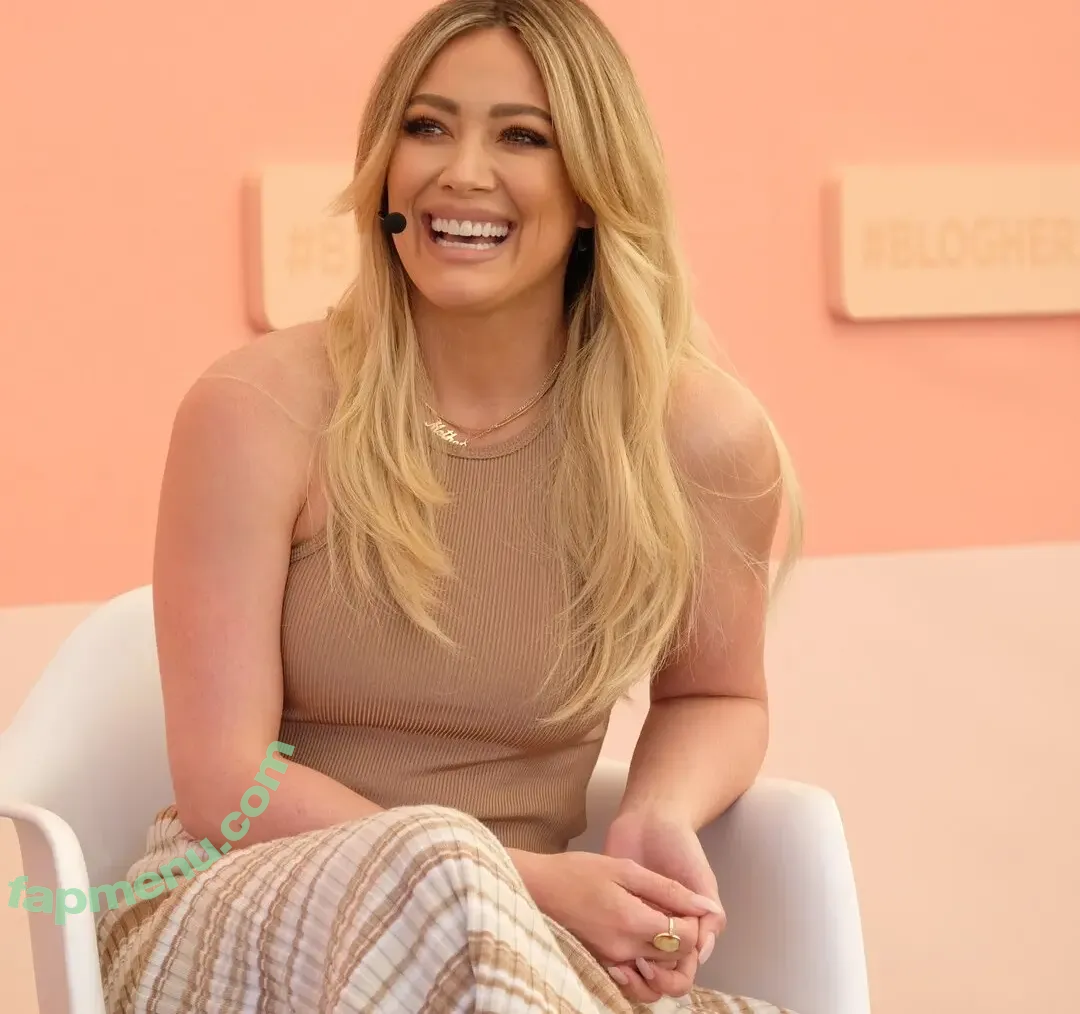 Hilary Duff nude photo #1280 (hilaryduff / kylanharv)