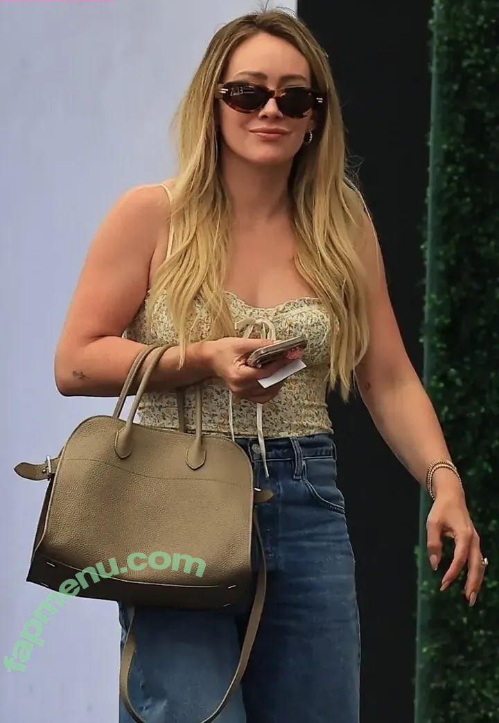 Hilary Duff nude photo #1310 (hilaryduff / kylanharv)