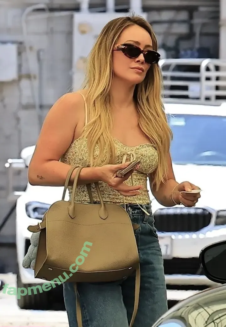 Hilary Duff nude photo #1314 (hilaryduff / kylanharv)
