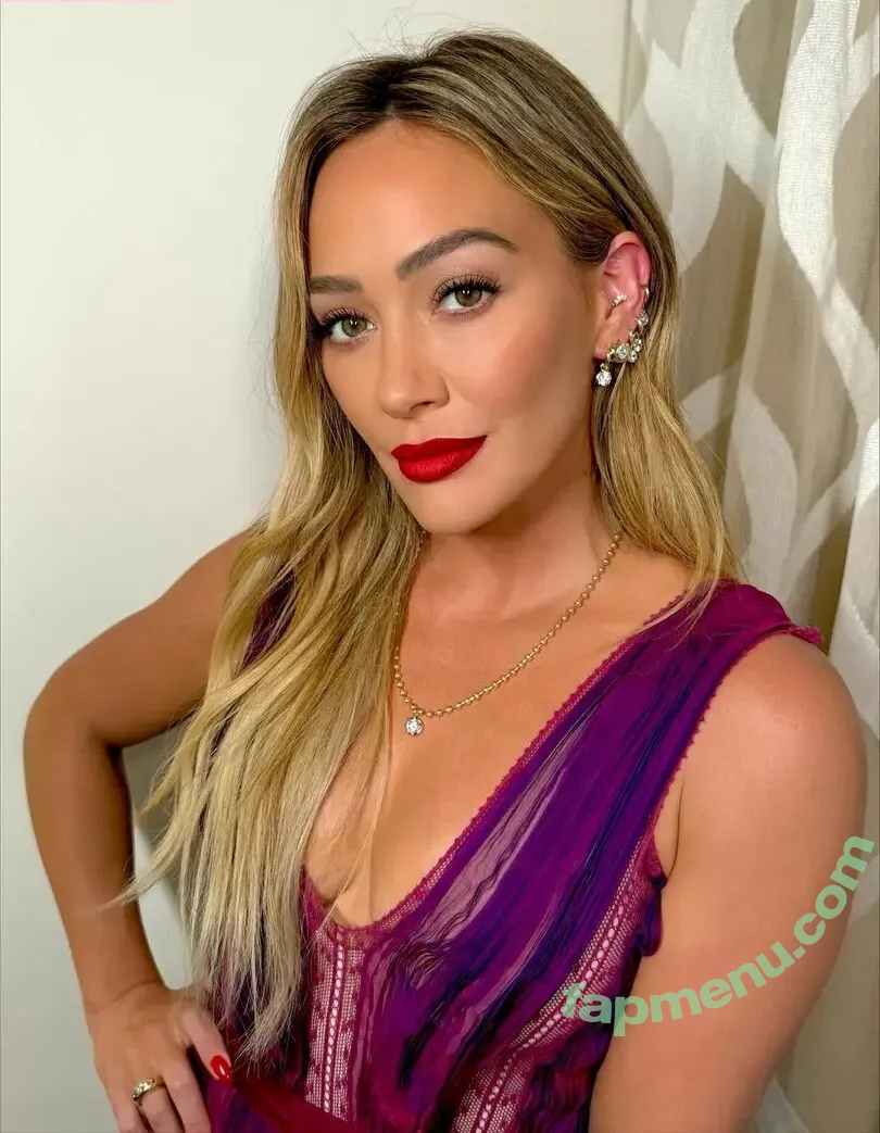 Hilary Duff nude photo #1375 (hilaryduff)