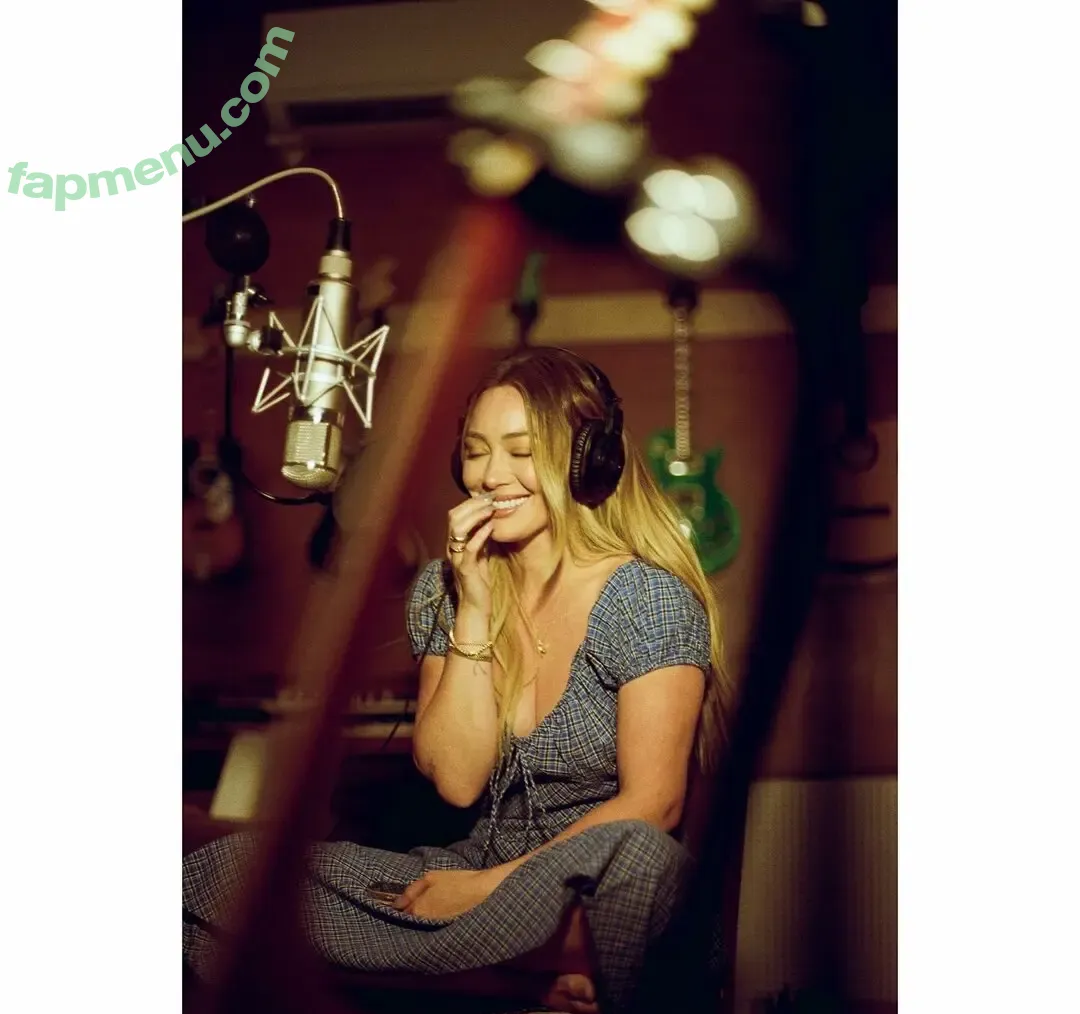 Hilary Duff nude photo #1395 (hilaryduff)