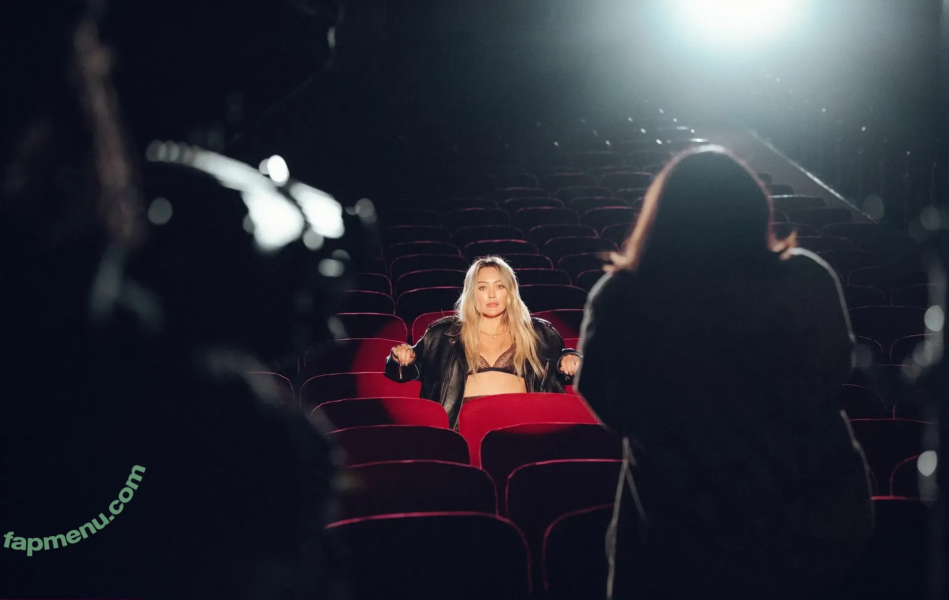 Hilary Duff nude photo #1401 (hilaryduff)