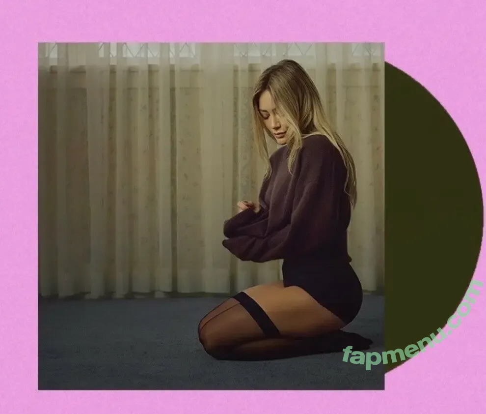 Hilary Duff nude photo #1447 (hilaryduff / kylanharv)