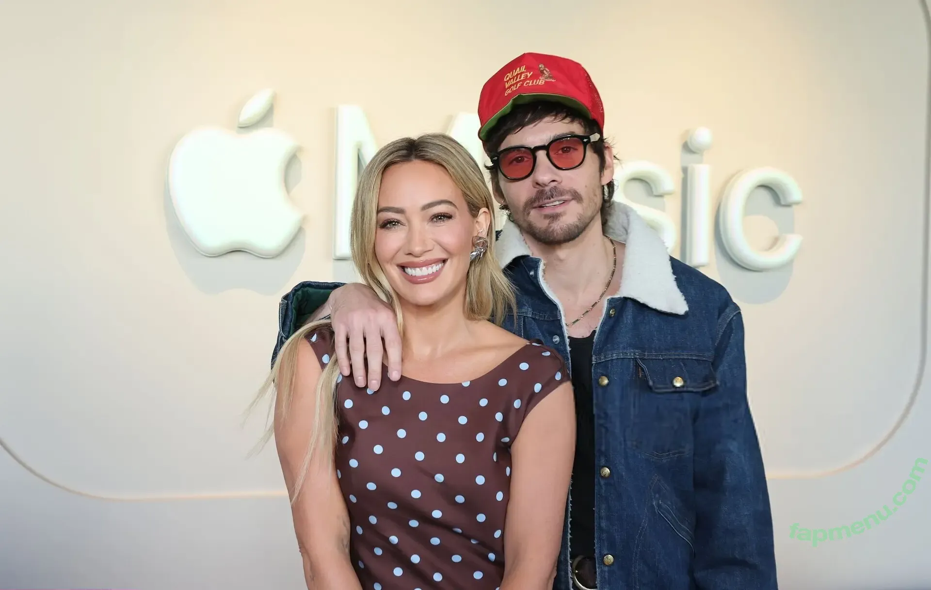 Hilary Duff nude photo #1450 (hilaryduff / kylanharv)