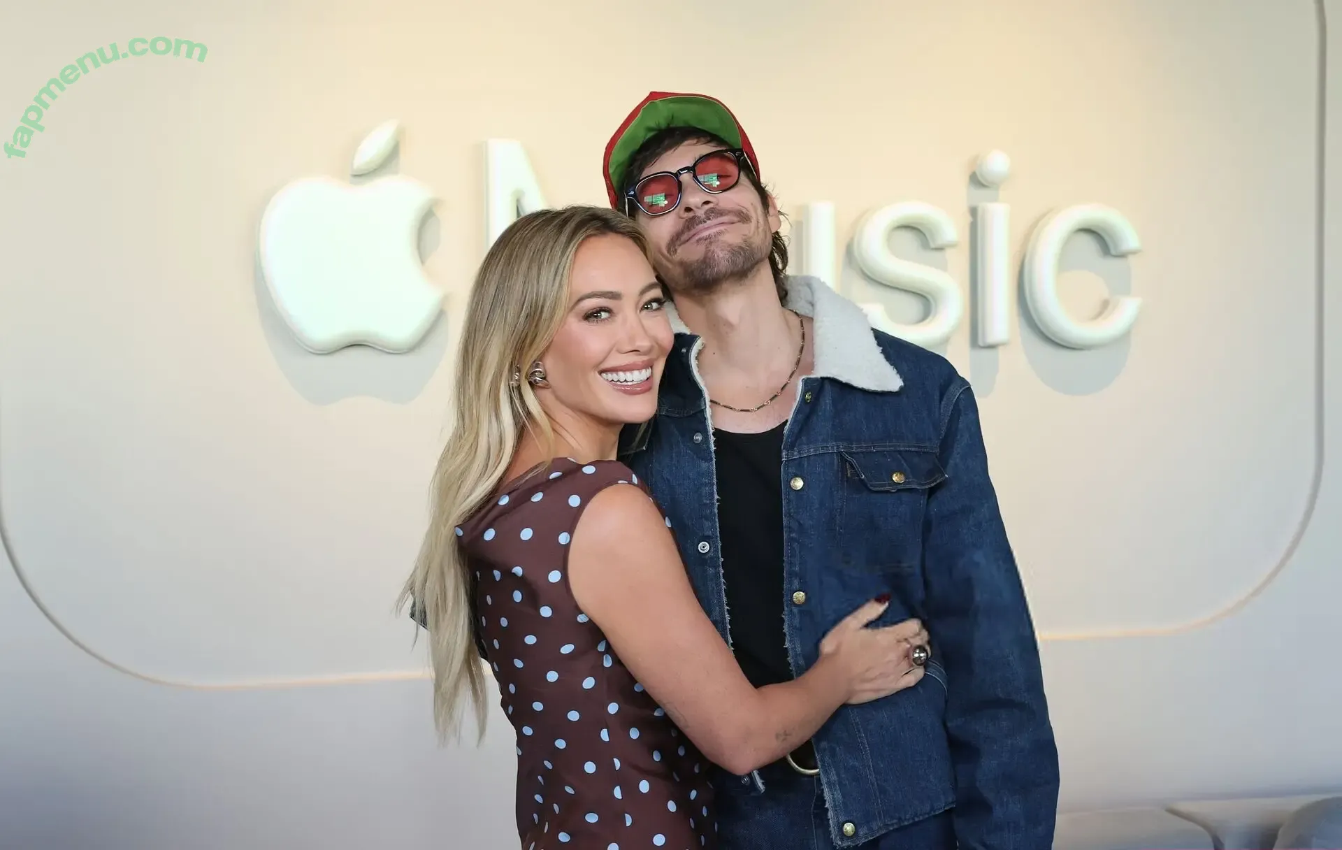 Hilary Duff nude photo #1453 (hilaryduff / kylanharv)