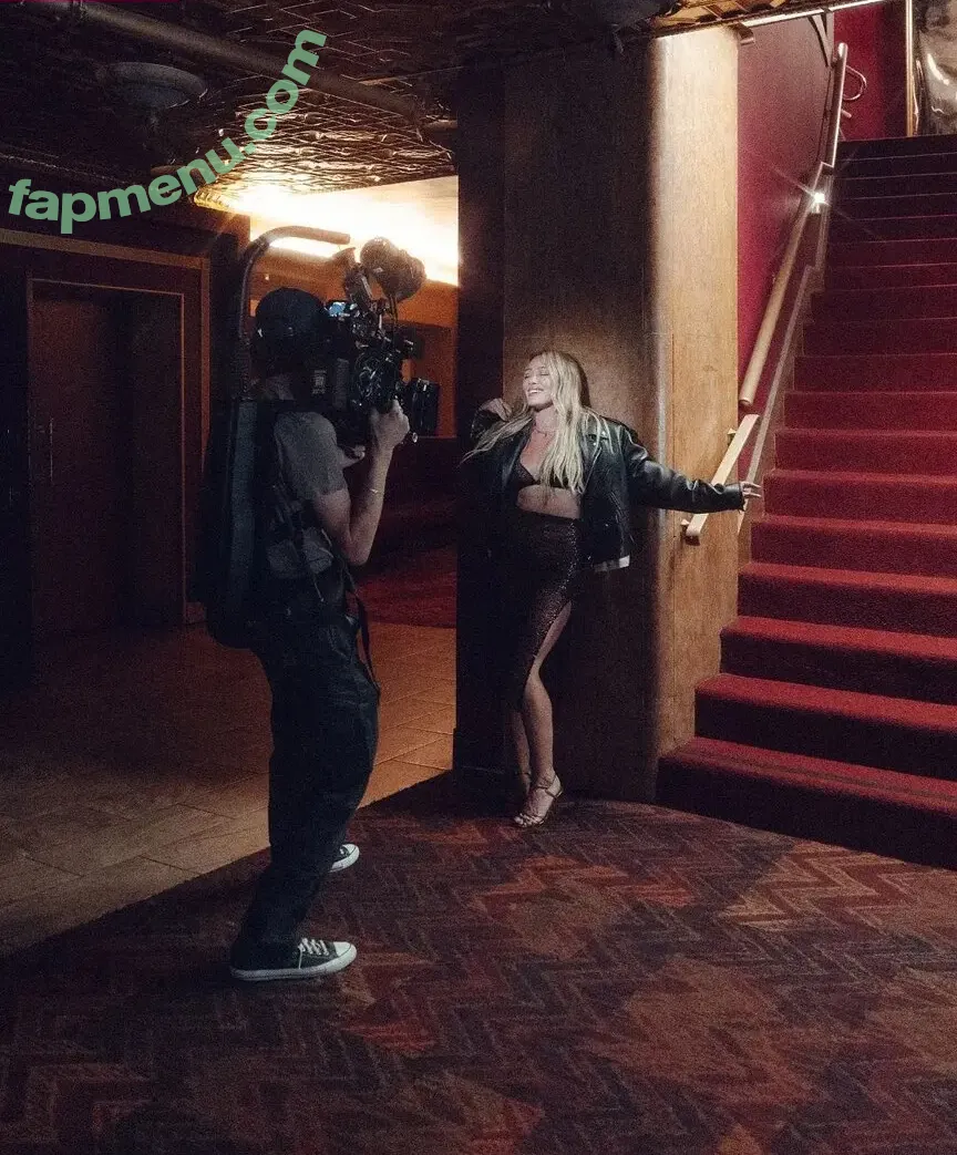 Hilary Duff nude photo #1521 (hilaryduff)