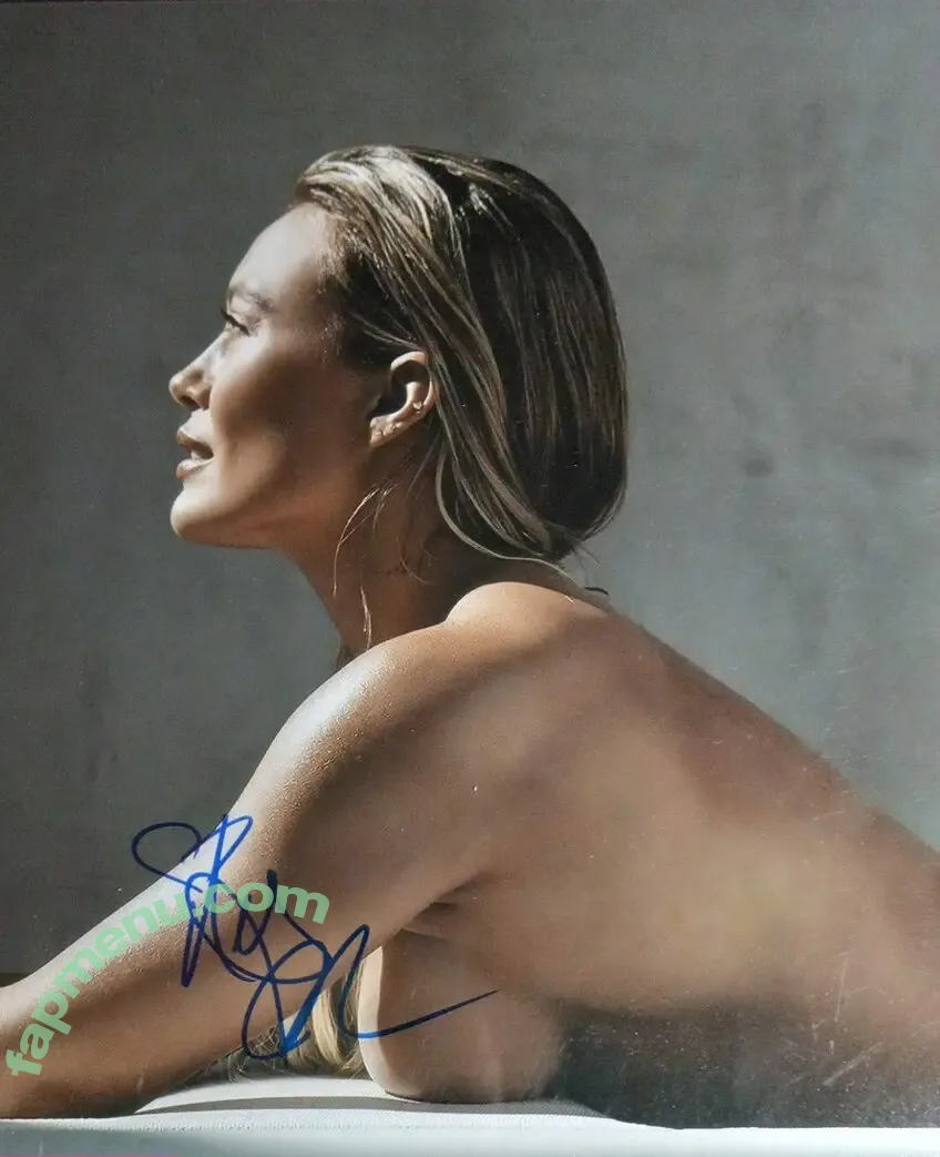 Hilary Duff nude photo #1536 (hilaryduff)