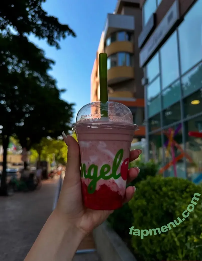 Hilda Kertalli nude photo #0061 (hildakertalli)