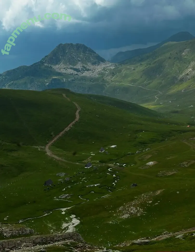 Hilda Kertalli nude photo #0070 (hildakertalli)