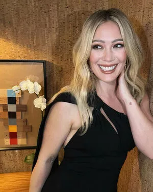 Hillary Duff / hilaryduff nude photo #0144