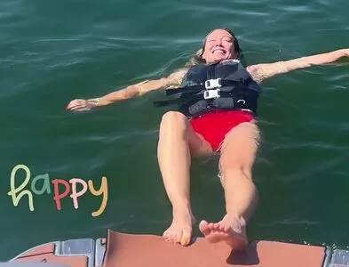 Hillary Duff / hilaryduff nude photo #0241