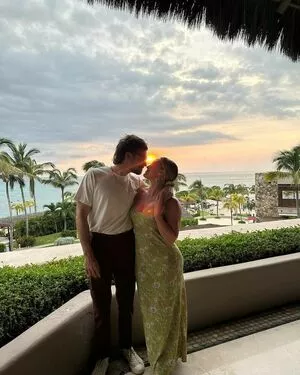 Hillary Duff / hilaryduff nude photo #0265