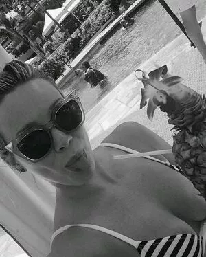 Hillary Duff / hilaryduff nude photo #0297