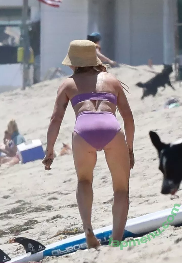 Hillary Duff nude photo #0089 (hilaryduff)